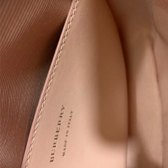 Burberry Link Camera Bag - Picture 2 of 6